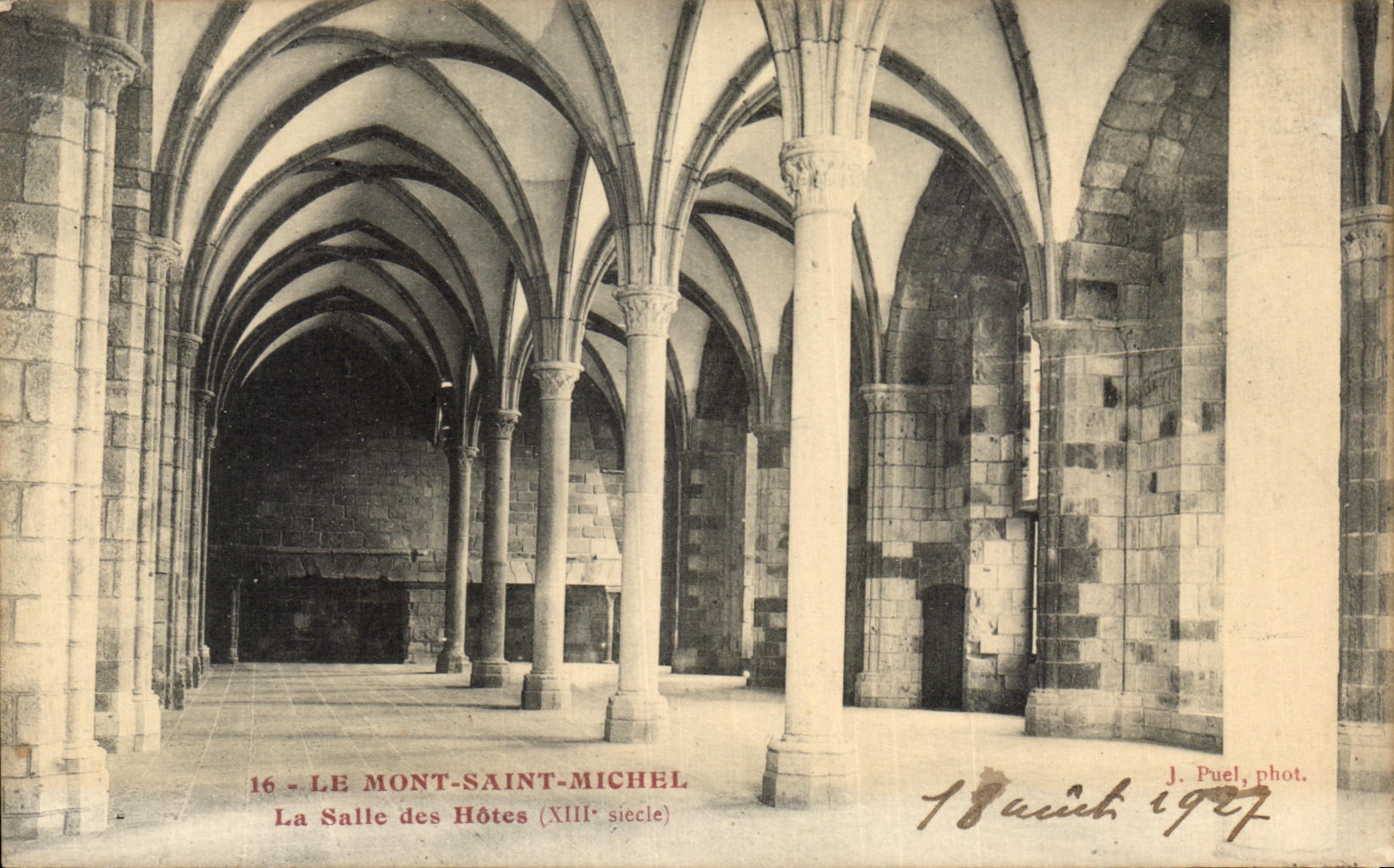 Le Mont-Saint-Michel — La Salle des Hôtes (XIIIe siècle) — J. Puel, phot. n°16