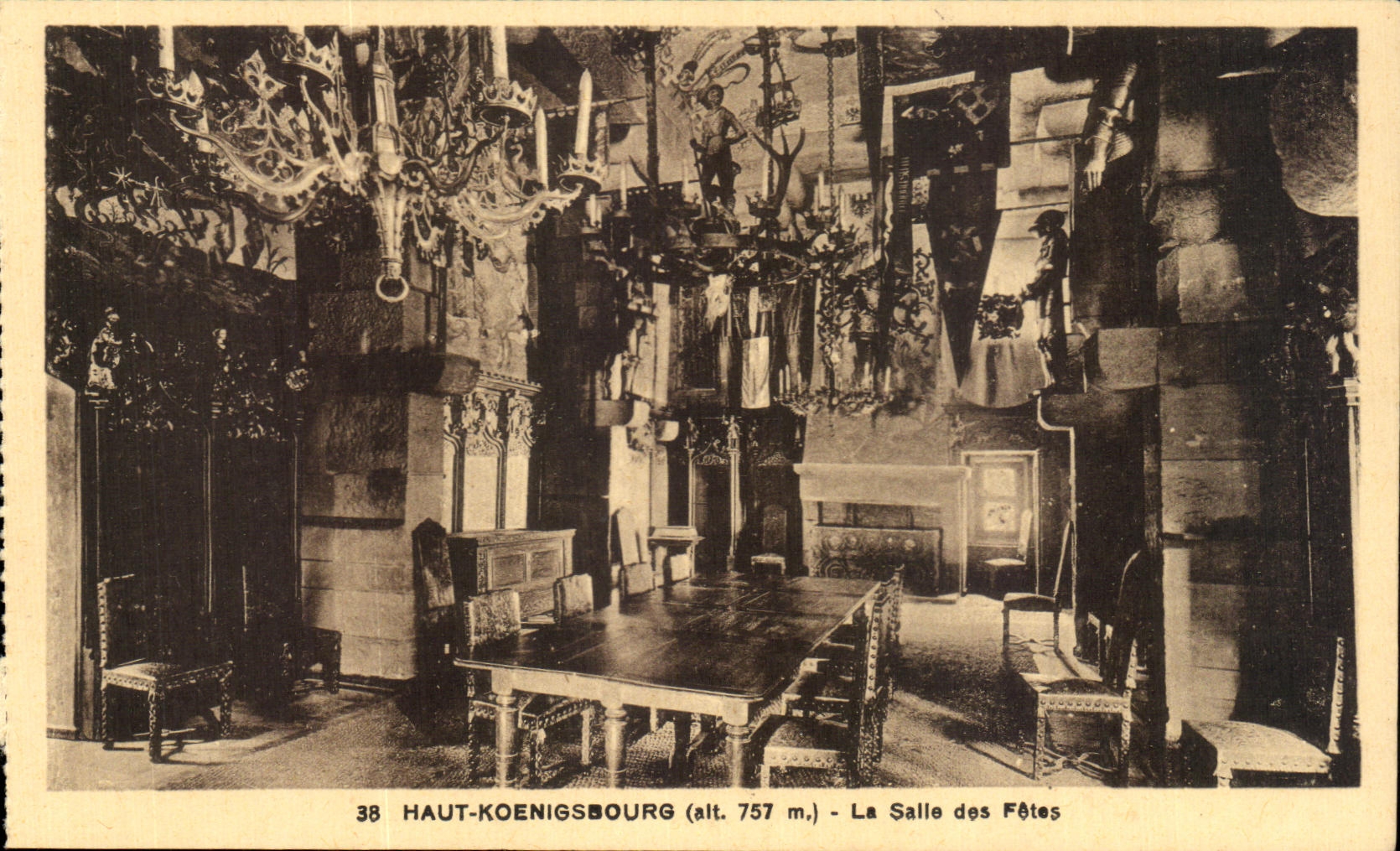 Haut-Koenigsbourg (alt. 757 m.) — La Salle des Fêtes — Édition spéciale du Château