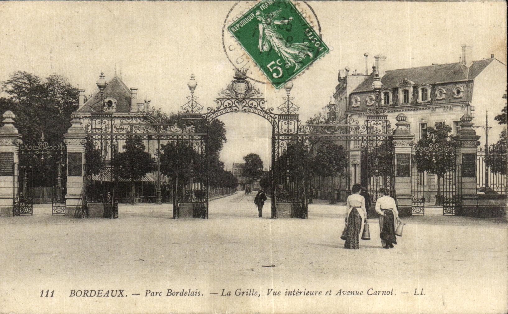 CPA Bordeaux Parc Bordelais La Grille Vue interieure et Avenue Carnot