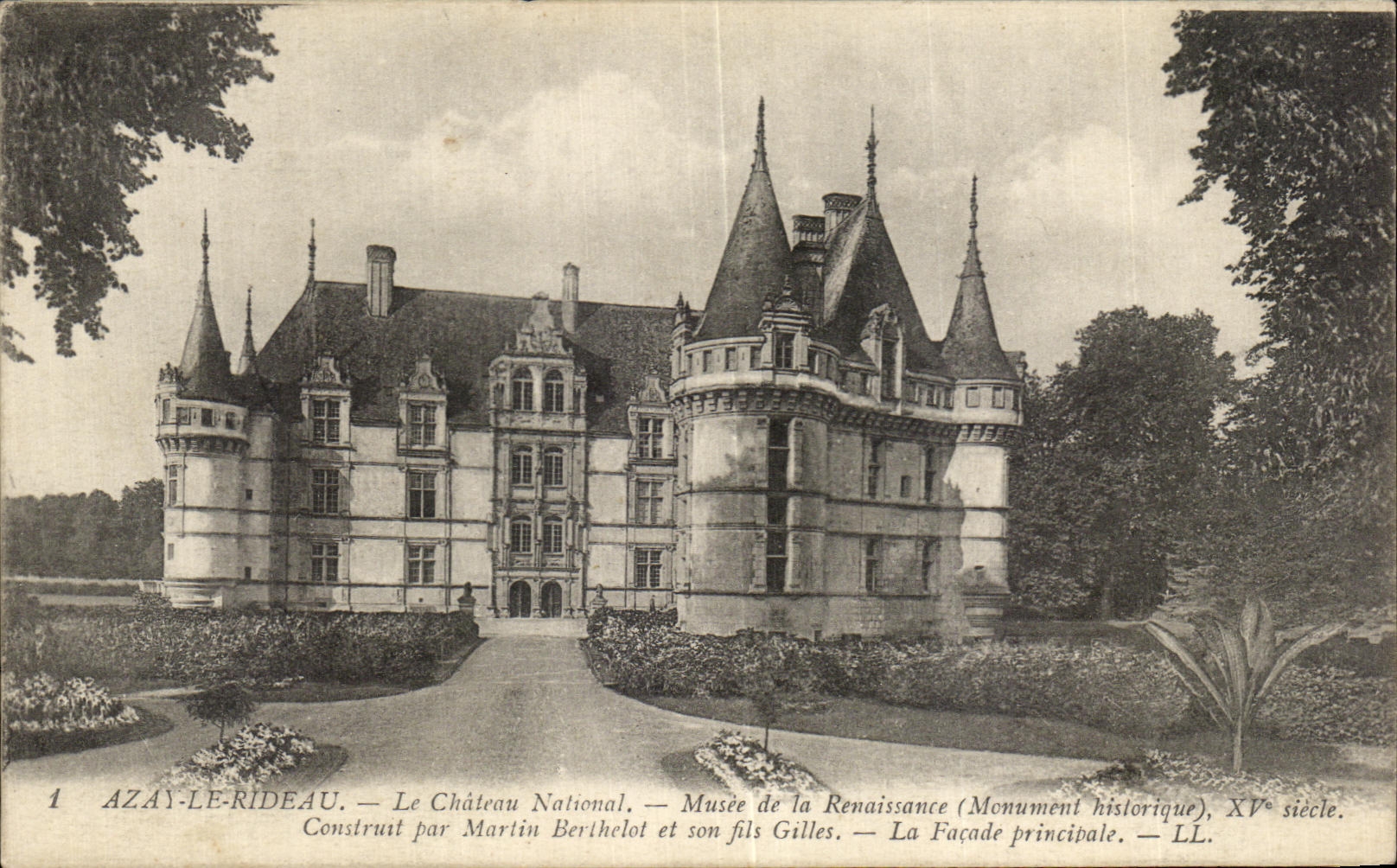 CPA Azay Le rideau Le chateau National Musee de la Renaissance Constunt par Martin berthelot et son fils Gilles