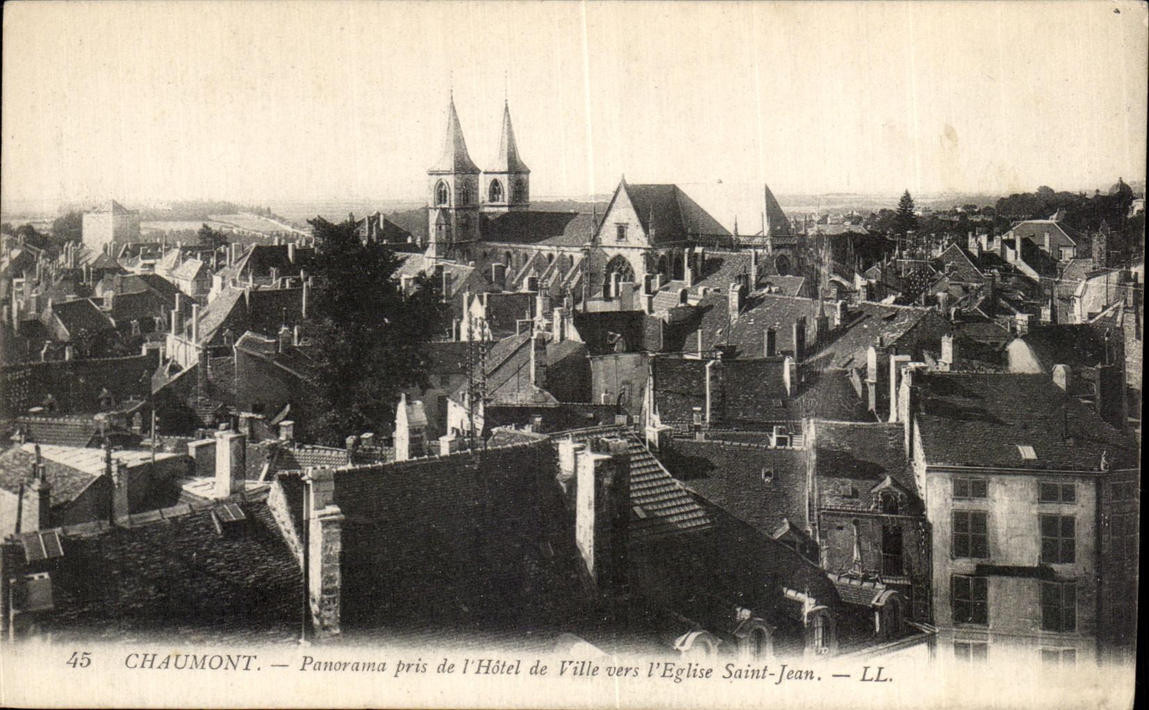 CPA Chaumont Panorama pris de l'Hotel de Ville vers l'Eglise Saint Jean