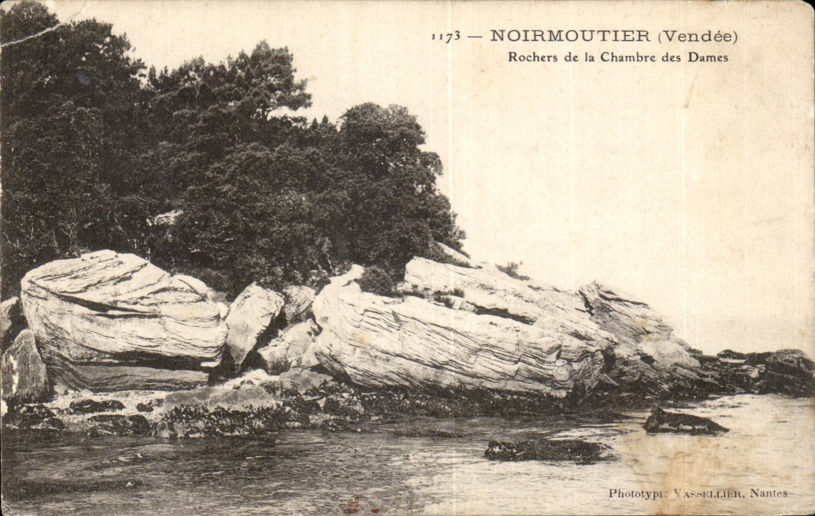CPA Noirmoutier Rochers de la Chambre des Dames