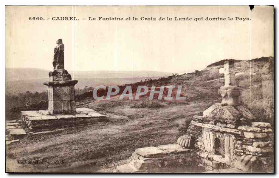 Caurel — La Fontaine et la Croix de la Lande qui domine le Pays — Golf L. Harmonie, St-B.