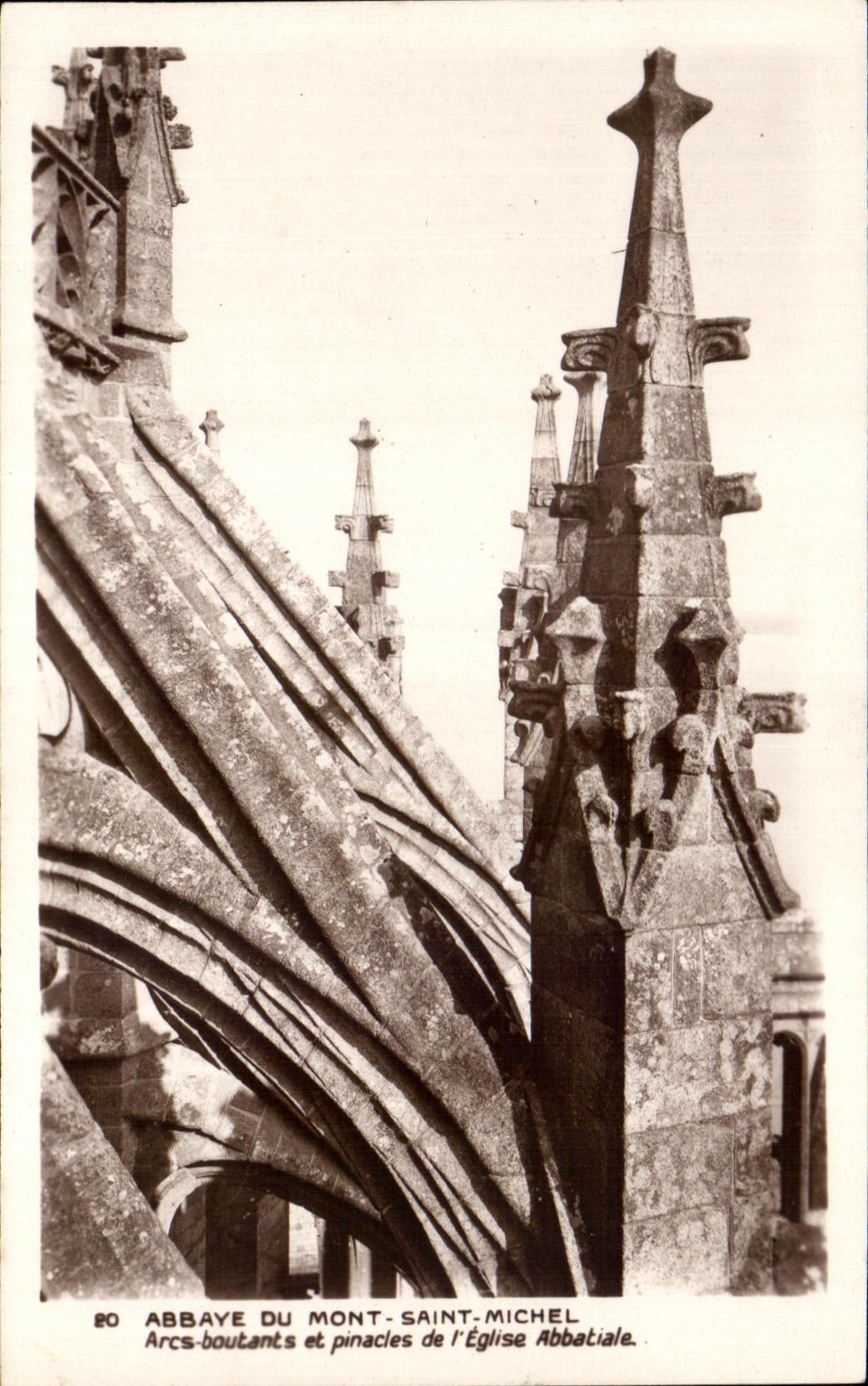 Abbaye du Mont-Saint-Michel — Arcs-boutants et pinacles de l'Église Abbatiale — Édition des Monuments Historiques, Paris