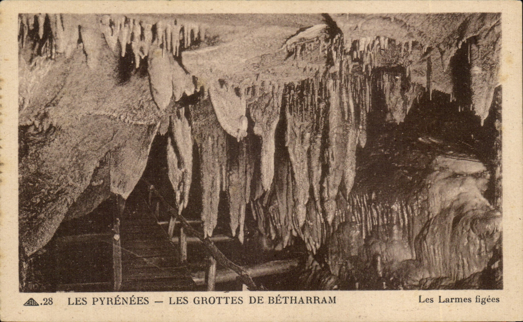 Les Pyrénées — Les Grottes de Bétharram — Les Larmes figées