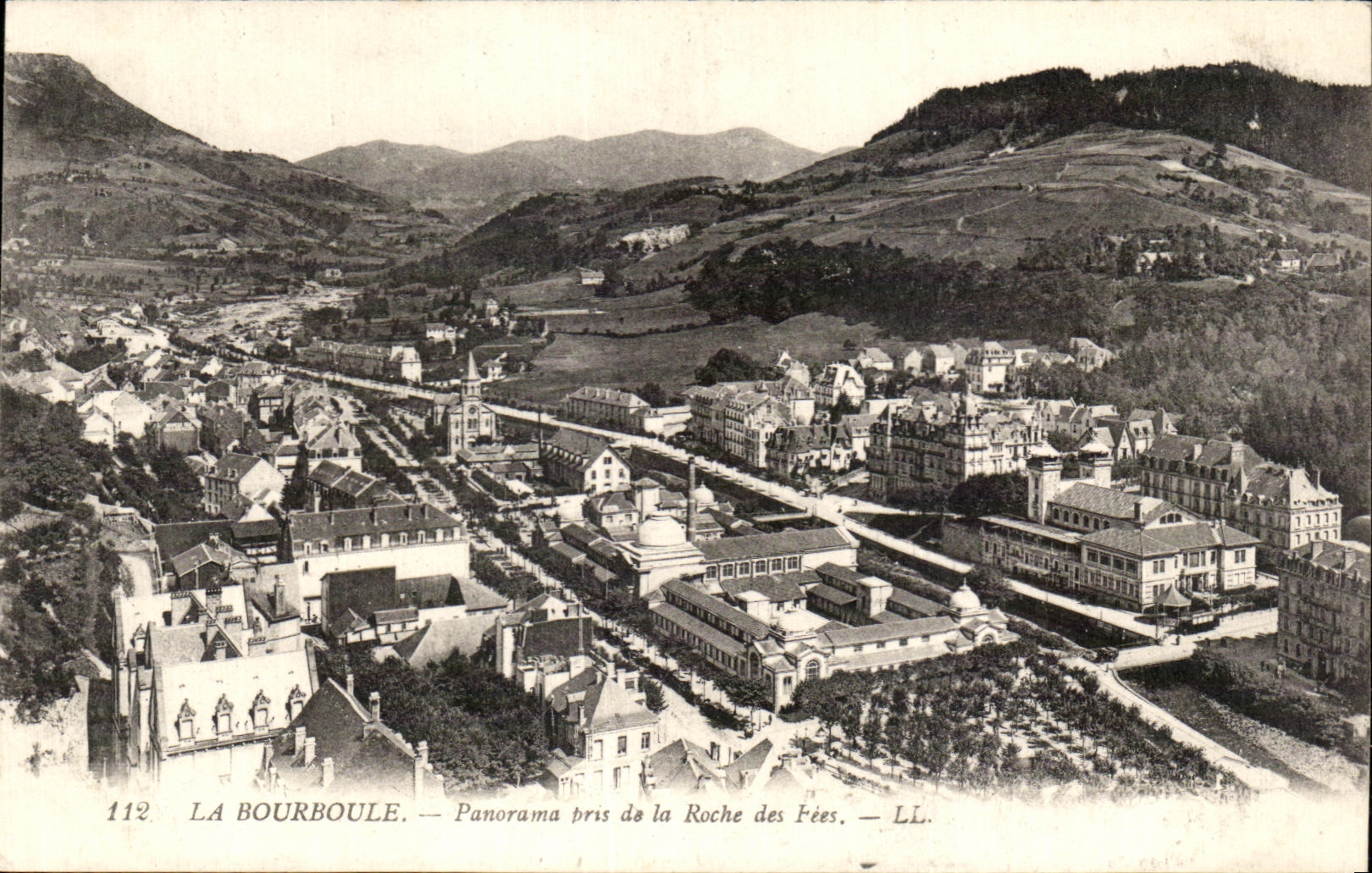 CPA La Bourboule Panorama pris de la Roche des Fees