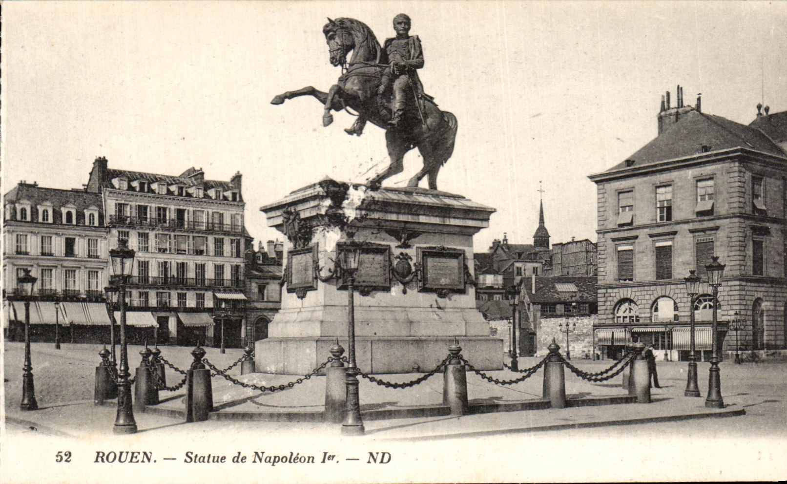 CPA Rouen statue de Napoleon1er