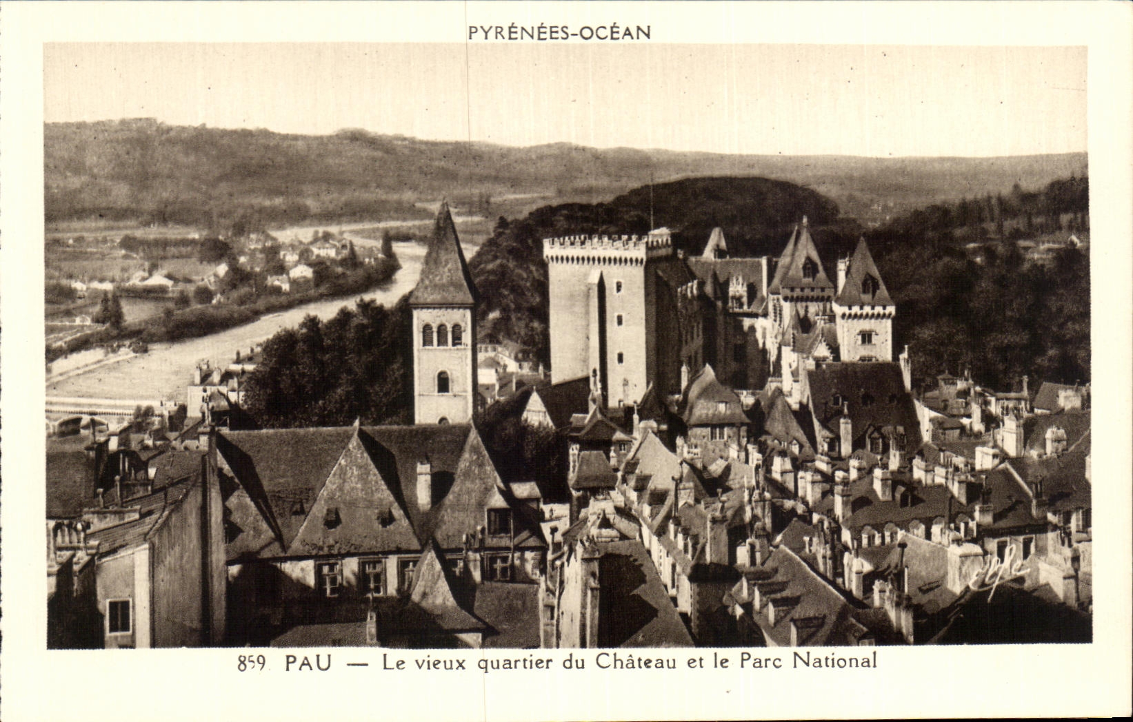 Pau — Le vieux quartier du Château et le Parc National — Édition Pyrénées-Océan, Toulouse