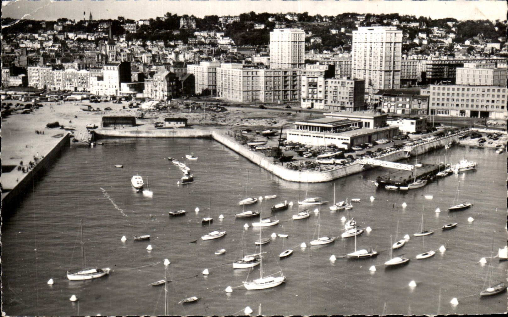 CPA Le Havre Vue aerienne sur le port ds yachts et la porte Oceane