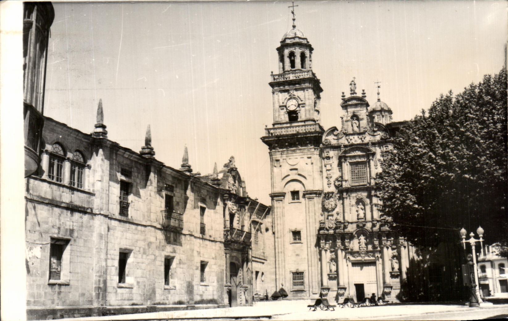 CPA Lorenzana fachada de la lglesia ayuntamiento y canton facades de