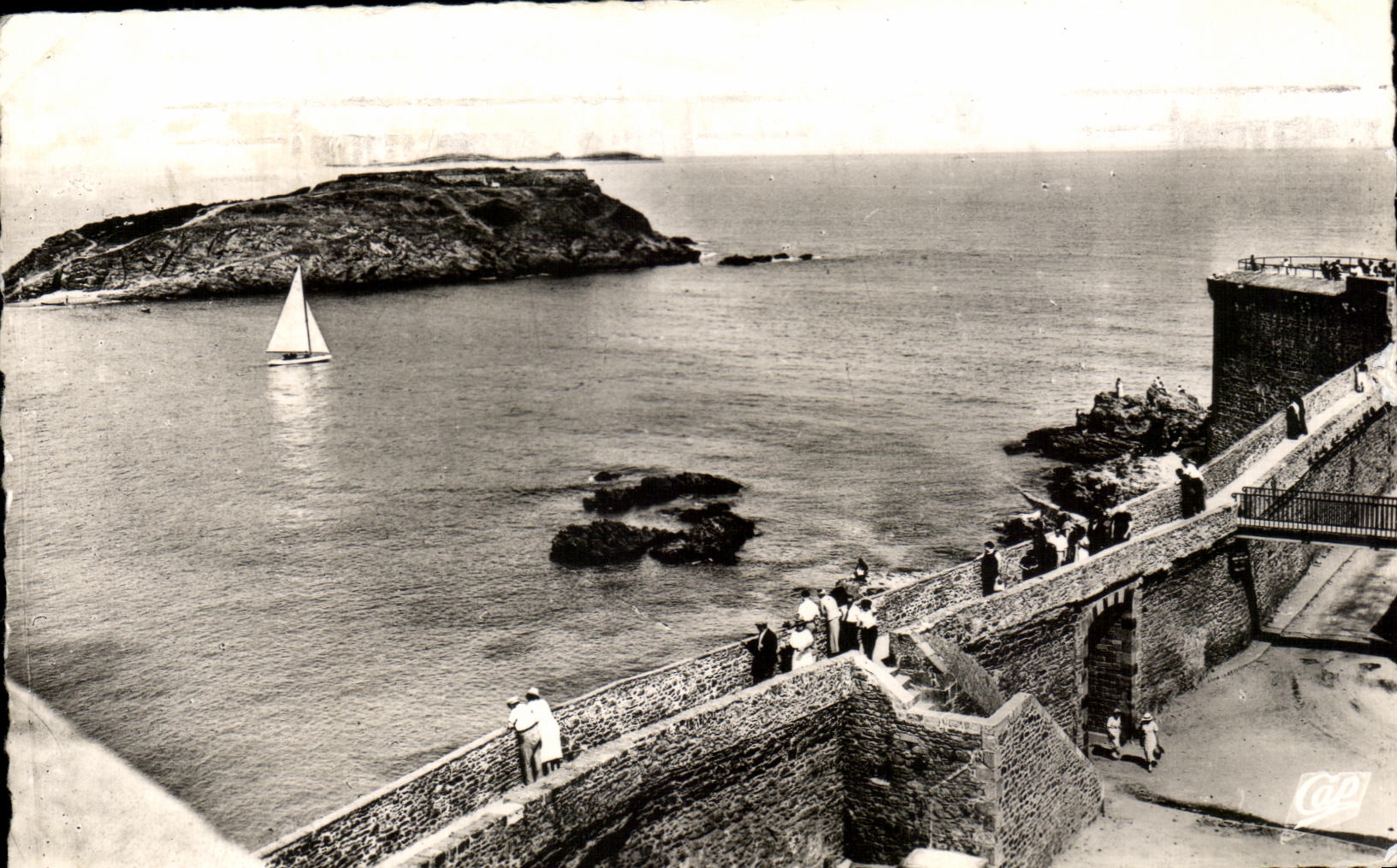 Les Remparts et le Grand Réy — Saint-Malo — Réal-Photo