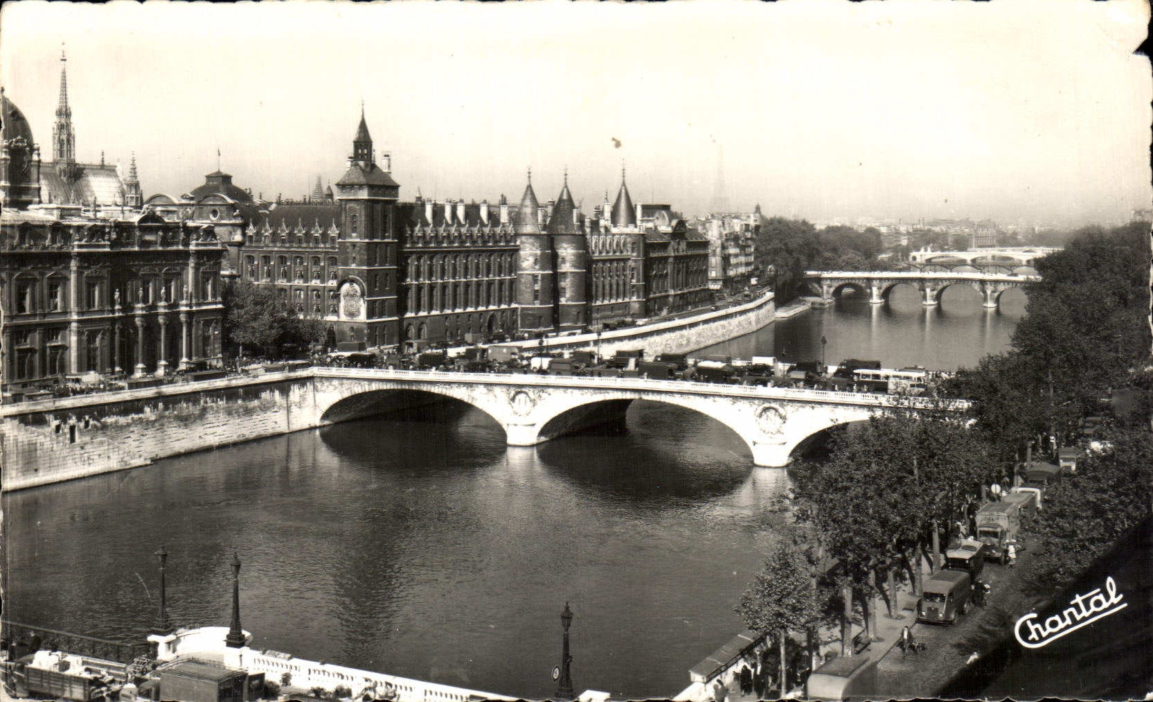 CPA Paris La Conciergerie et la Seine