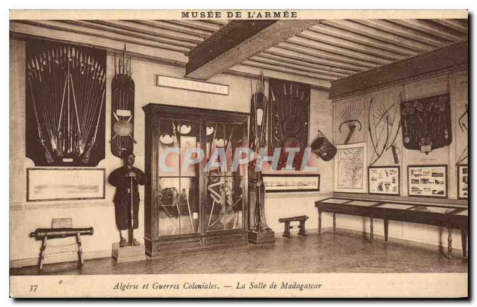 CPA Musee de l'Armee Algerie et Guerres Coloniales La Salle de Madagascar Militaria 