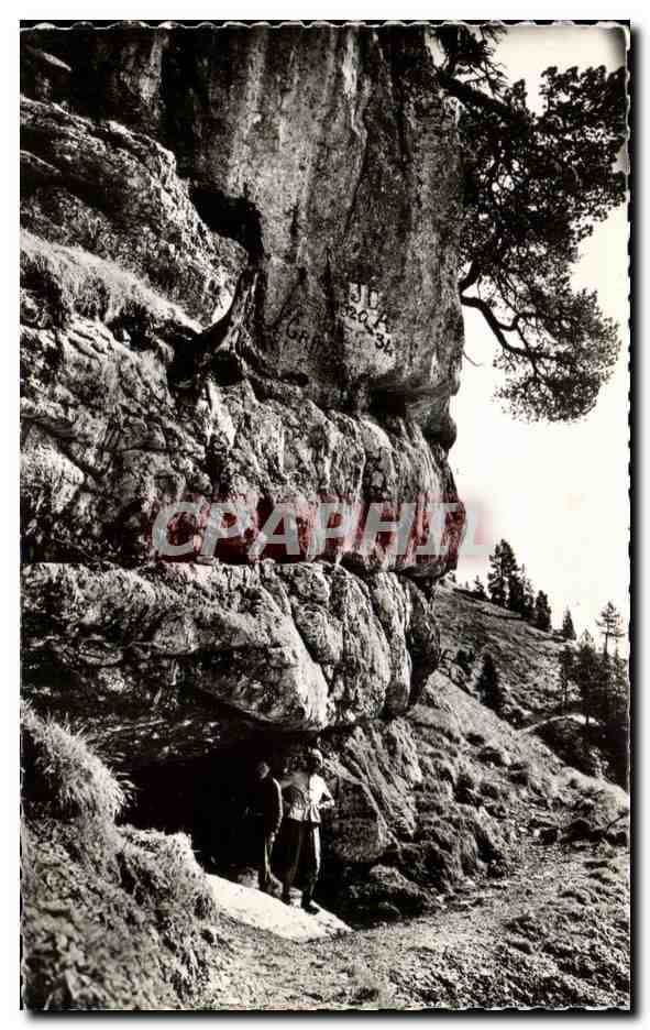 Saint-Hilaire-du-Touvet — Entrée principale du Trou du Glaz, plus profond gouffre du monde (650 m.) — Éditions M. Chauny (Aisne) S.P.A. Paris