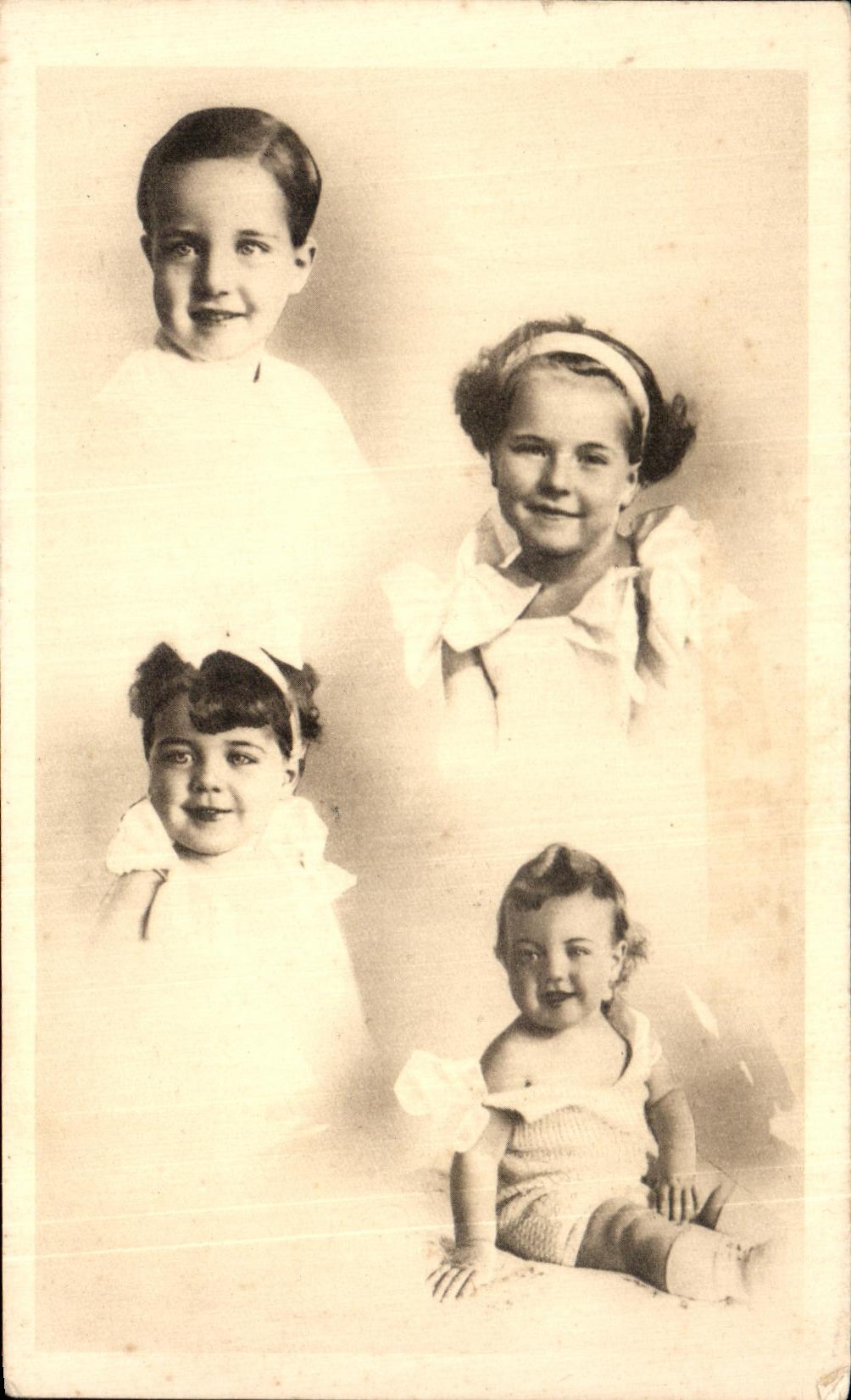 Quatre jeunes filles — portrait studio — E. W. PHIL, Paris