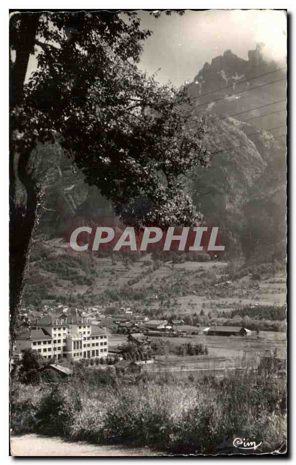 Saint-Lanches (Haute-Savoie) — Martlin-sur-Arve et les Aiguilles de Warrens, au 1er plan, le Groupe Scolaire — Photographie Candier Macion