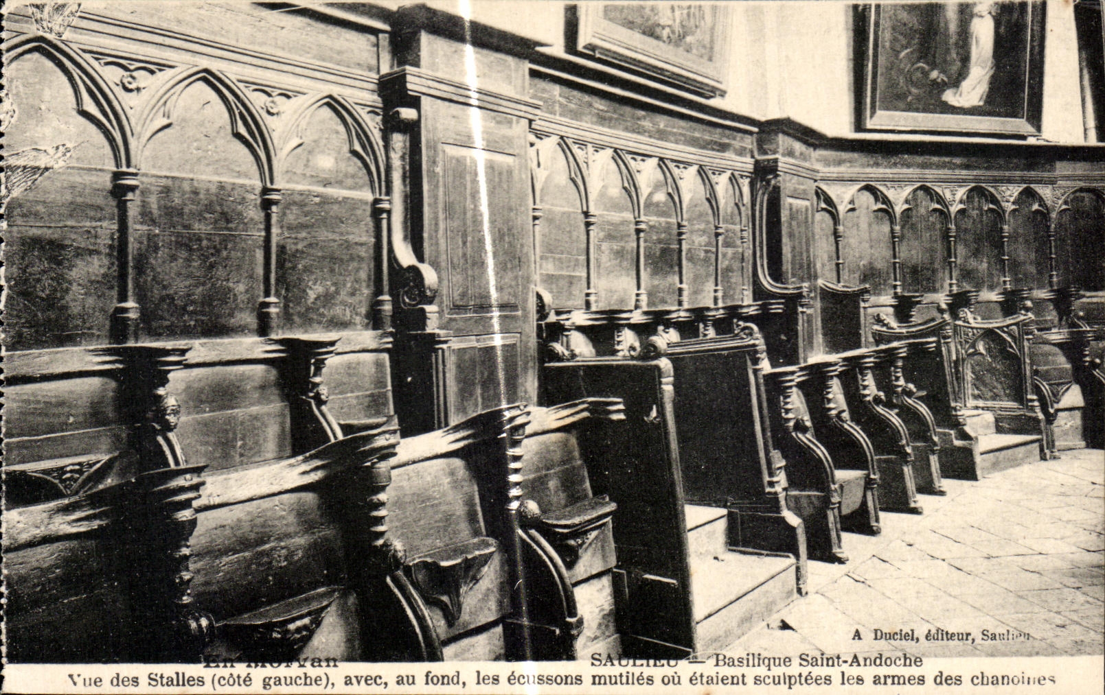 CPA En Morvan Saulieu Basiliques Saint Andoche Vue des Stalles avec au fond les 