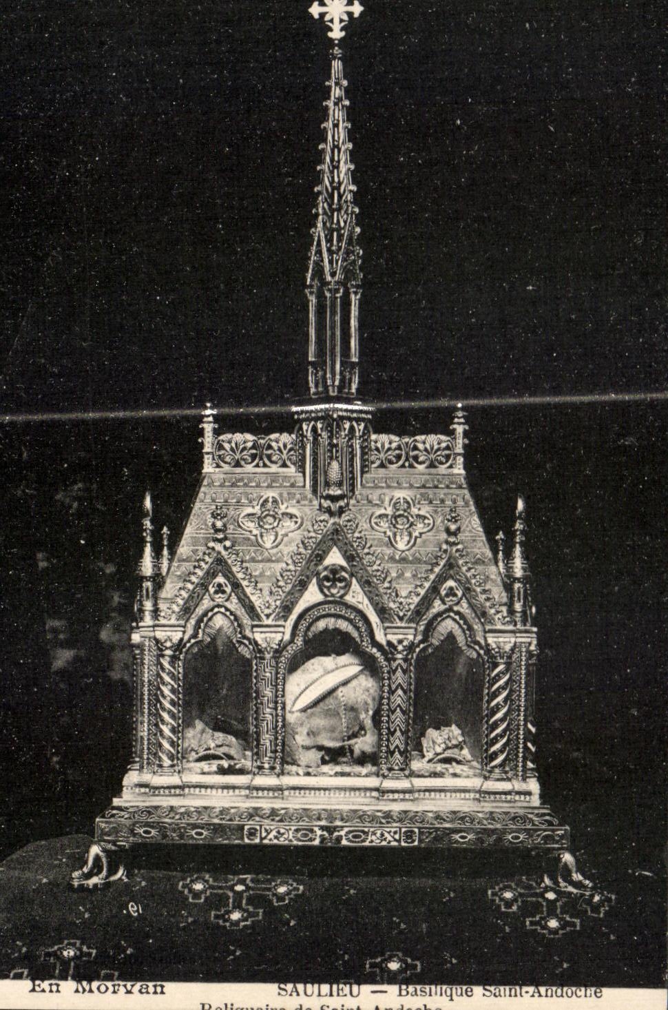 CPA En Morvan Saulieu Basilique Saint Andoche REliquaire