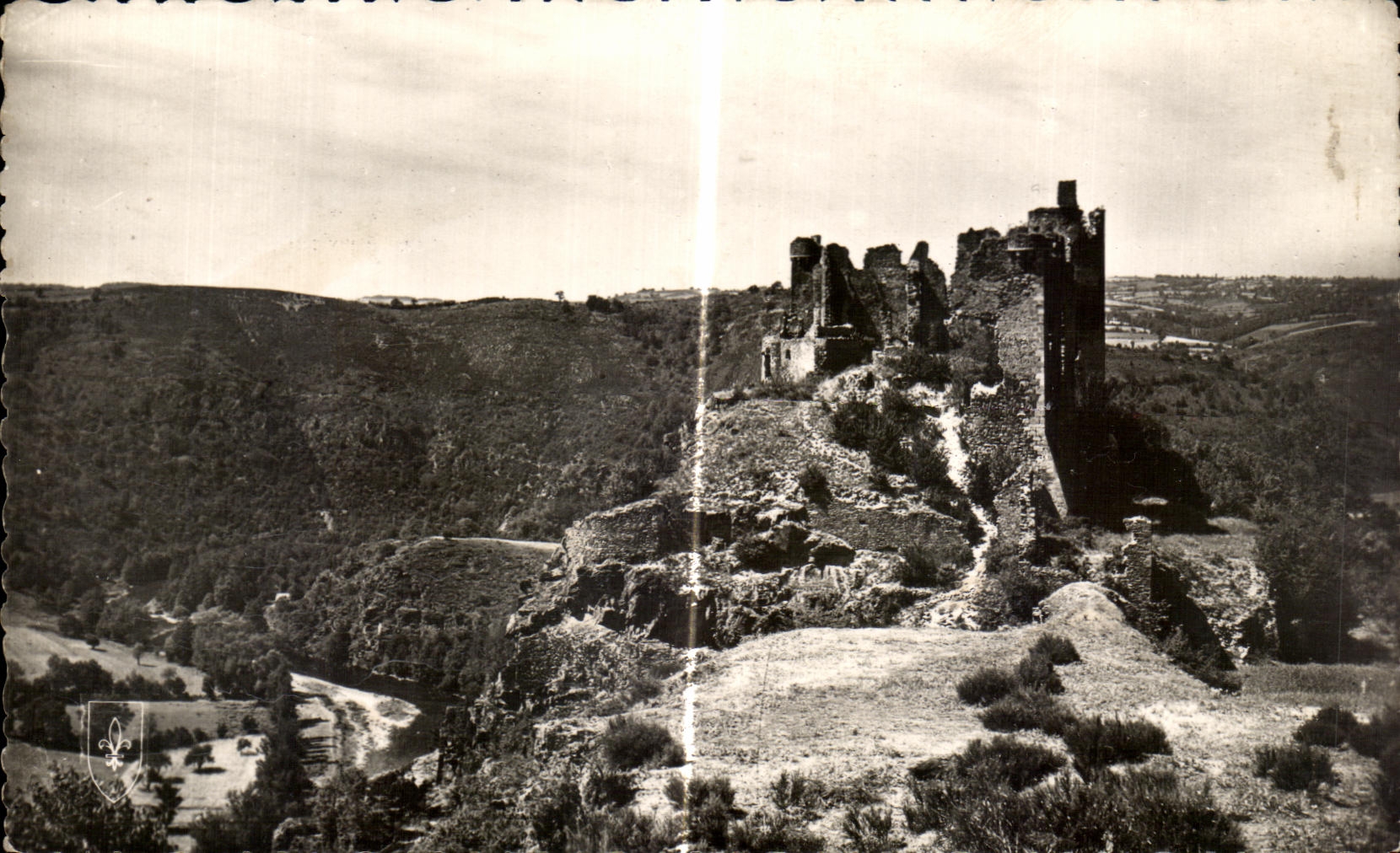 Château-Rocher — vestige du Moyen-Âge dominant la Vallée — Éditions du LYS - Plaisant-Flor