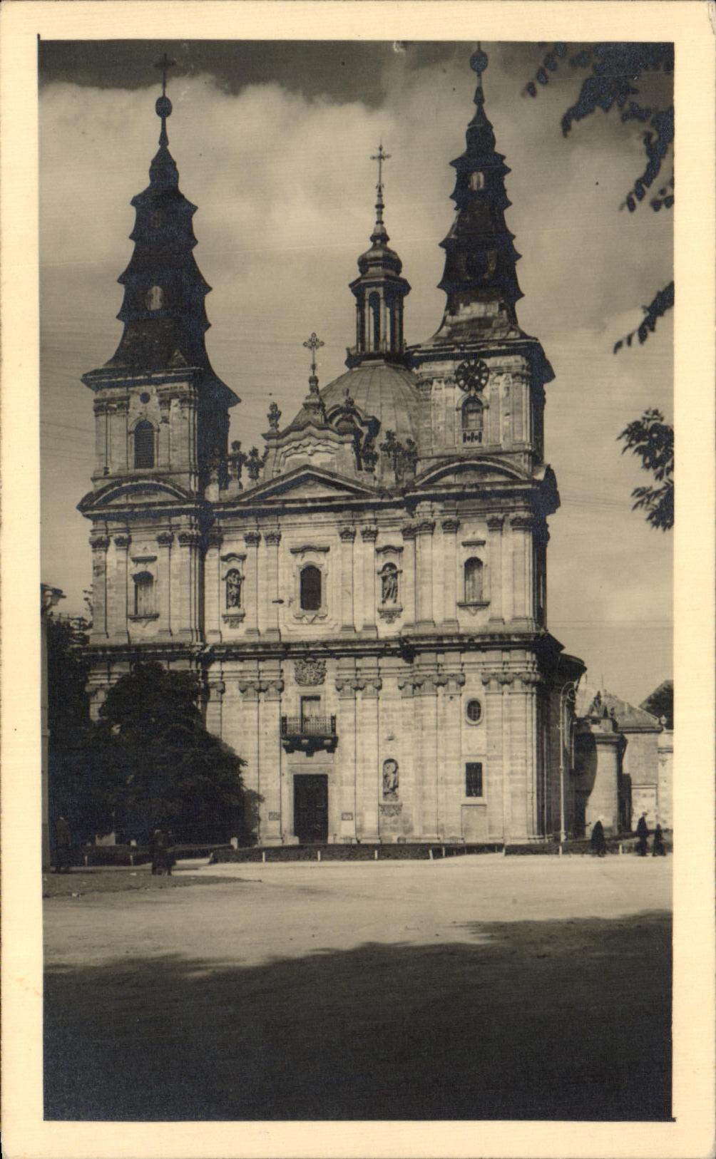 Tarnopol. L'église dominicaine — éditeur CPAPHIL, n° de série non visible