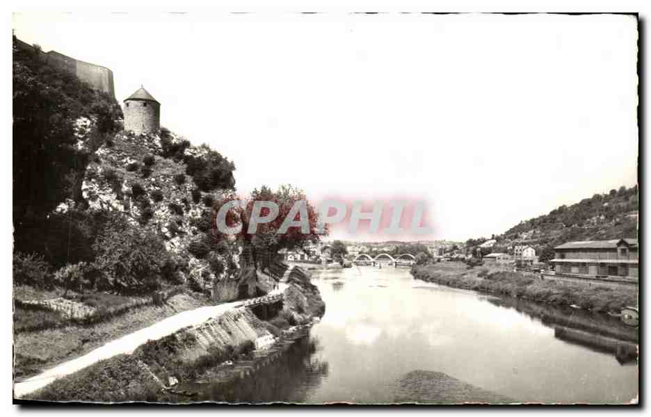 La Porte Taillée vue des bords du Doubs — La Tour et la Porte Taillée — Les Éditions de l'Est, Besançon