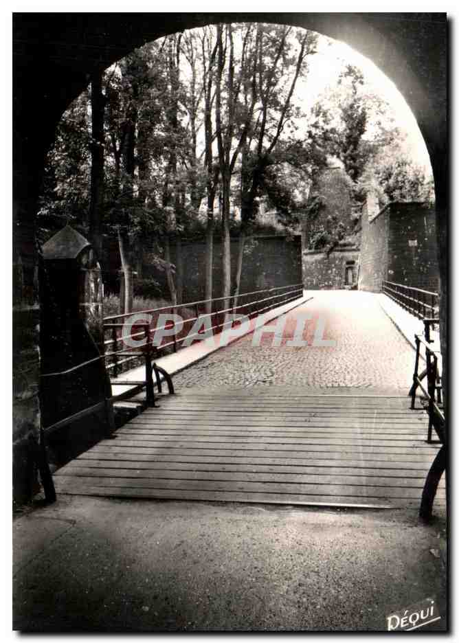 Belfort — Porte de Brisach et les Anciennes Fortifications — Déquui