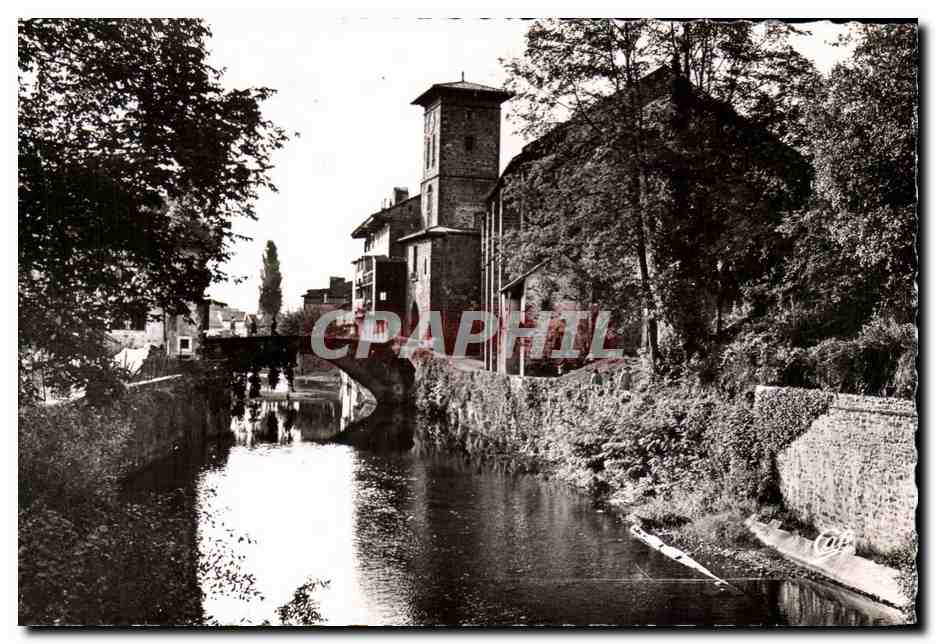 CPA St Jean Pied de Port L'Eglise et la Nive