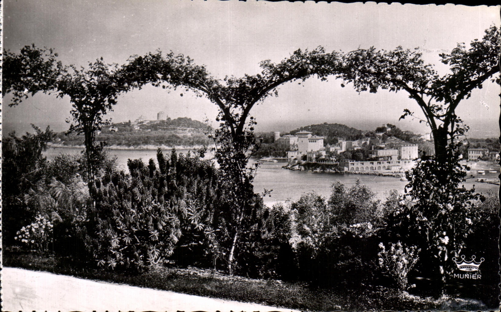 St-Jean-Cap-Ferrat — Vue générale — Éditions d'Art Munier
