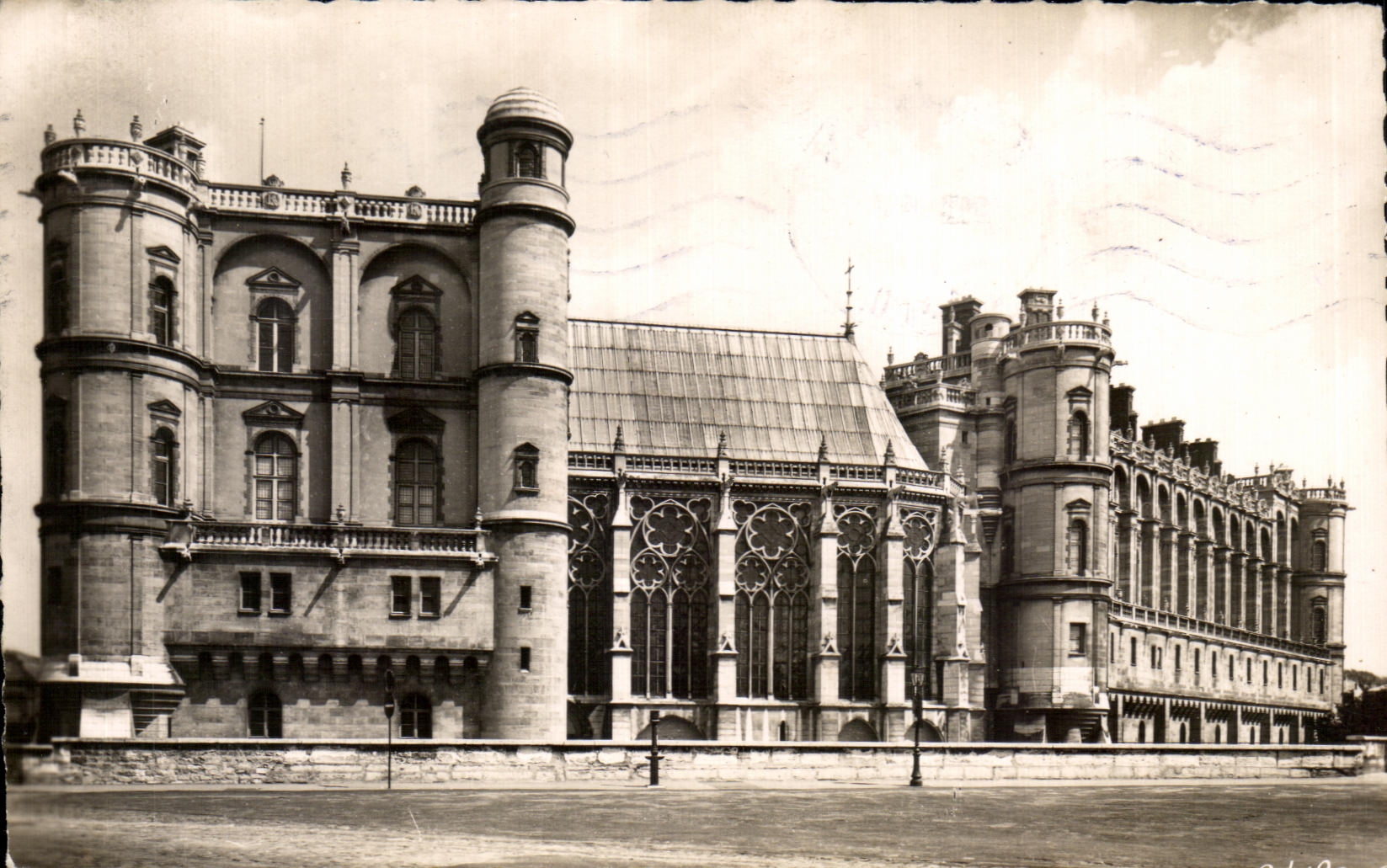 Saint-Germain-en-Laye — Das Schloss, Südwestfassade, Kapelle — Verlag Glotian