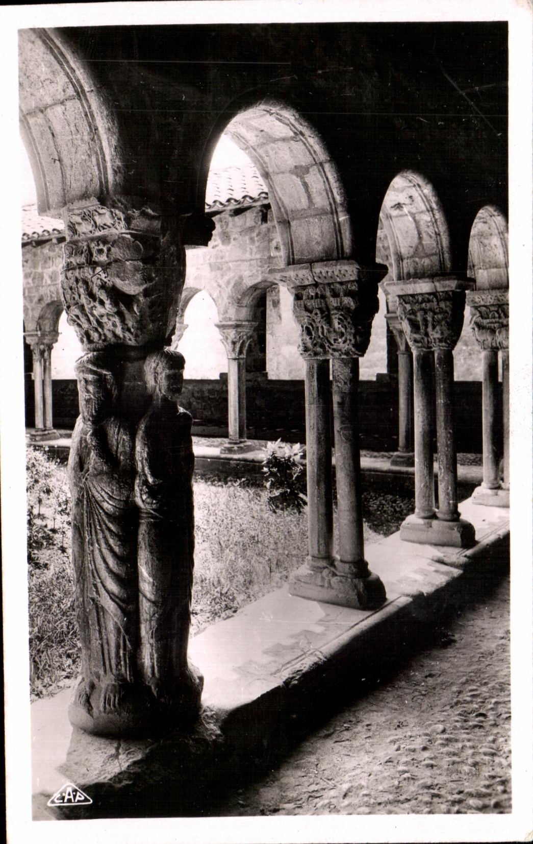 CPA St Bertrand de Comminges (Hte Garnonne) La Cathedrale Cloitre Pilier des quatre Evangelistes