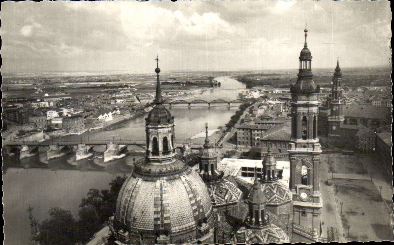 CPA Zaragoza Basilica del Pilar Vista pa normaica del rib Ebro