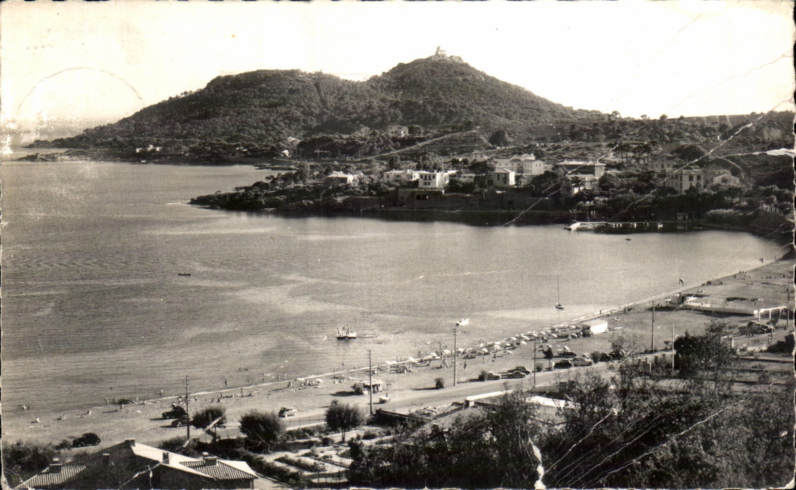 La Corniche d'Or - Agay — Vista general de la playa y la bahía — Ediciones Gorbella-Nice
