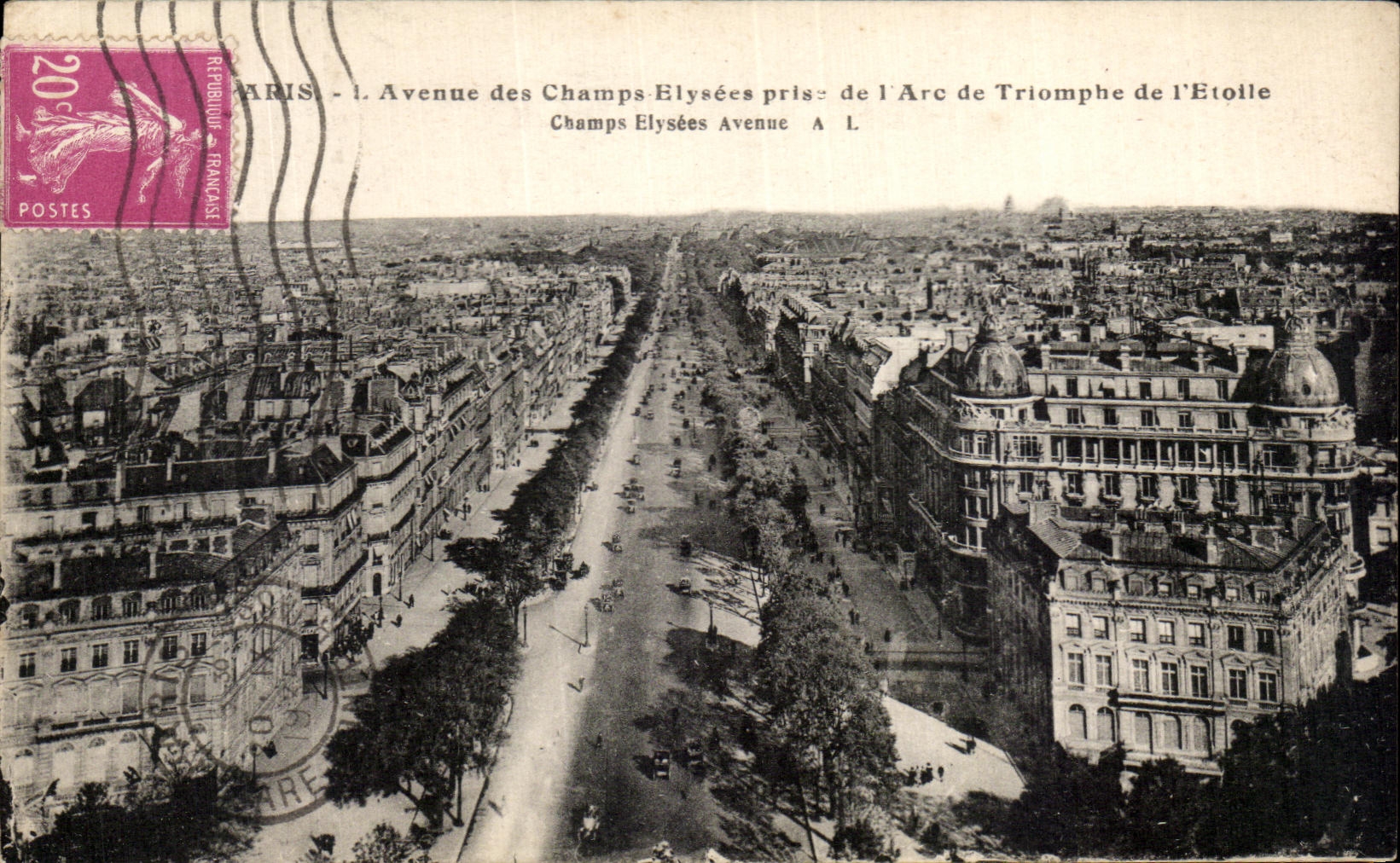 CPA Paris Avenue des Champ Elysees Prise de l'arc de Triomphe de l'Etoile 