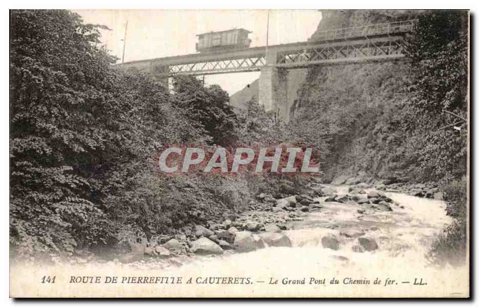 CPA Route de pierrefitte a cauterets le grand pont du chemin de fer