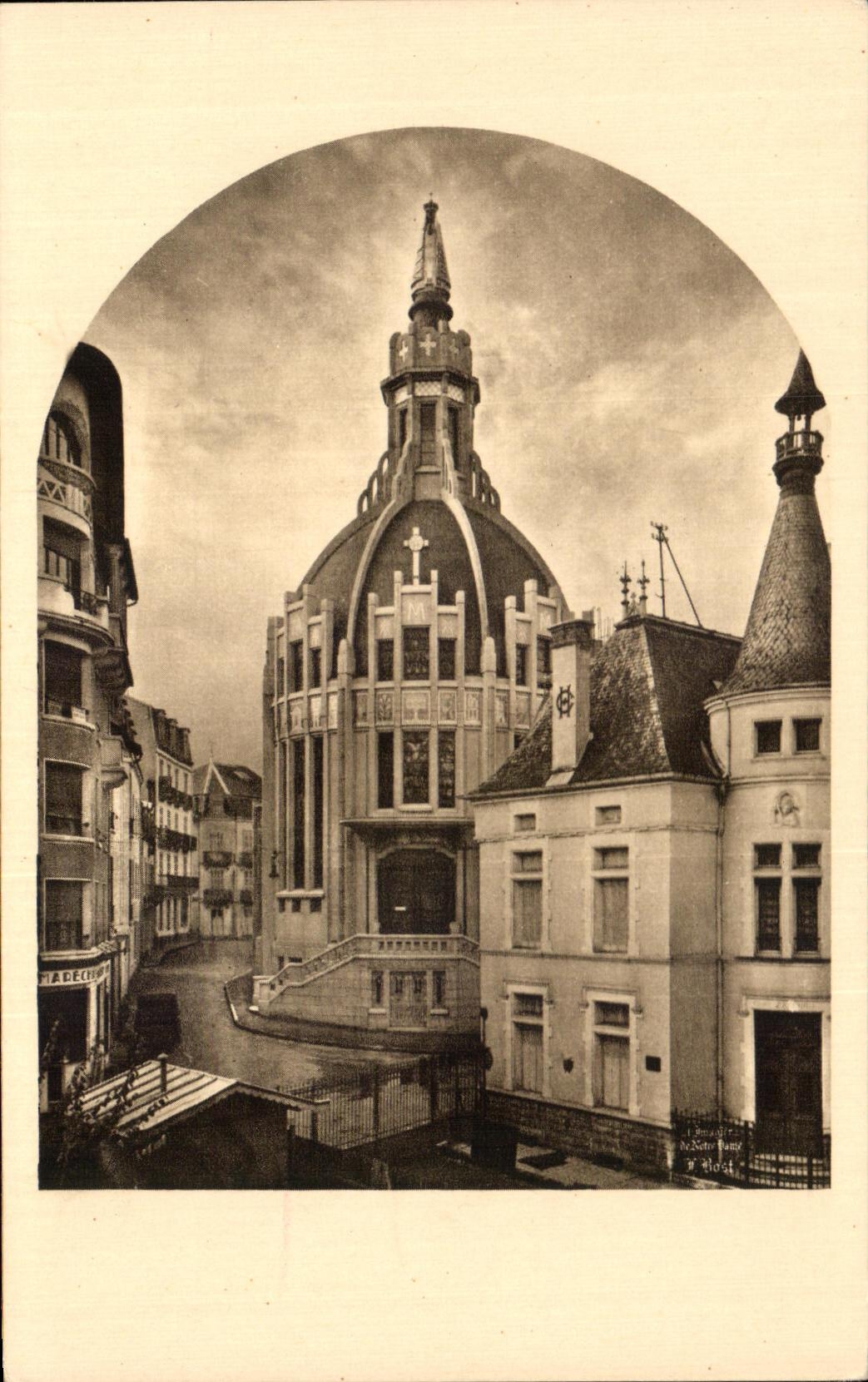 CPA Le nouvelle eglise dediee a notre dame de vichy 