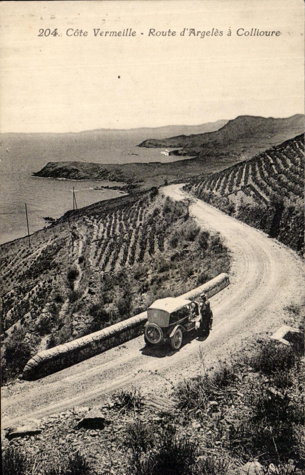 CPA Cote Vermeille Route d'Argeles a Collioure Automobile