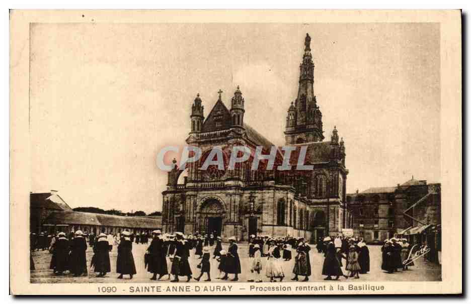 CPA Sainte Anne D auray Procession rentrant a la Basillque