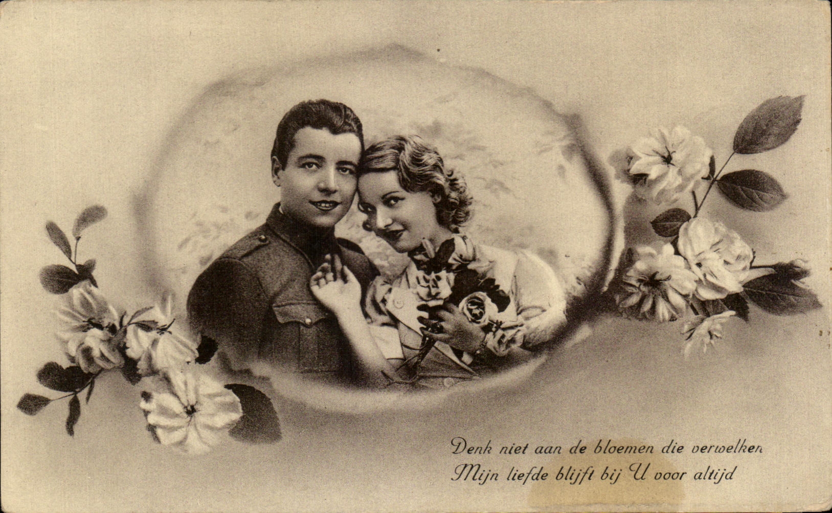 CPA Couple Militaria Femme 