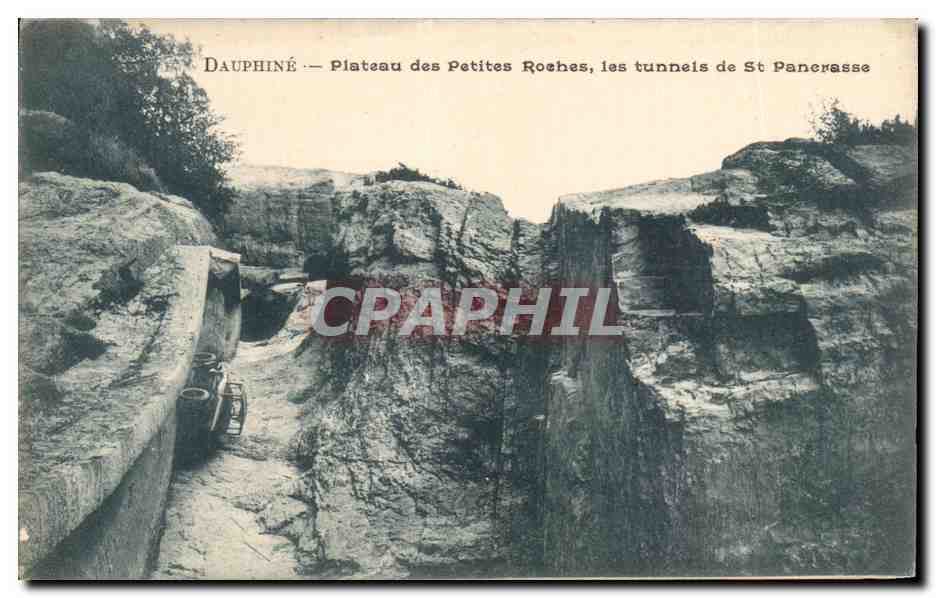 Dauphiné — Plateau des Petites Roches, les tunnels de St Pancrasse