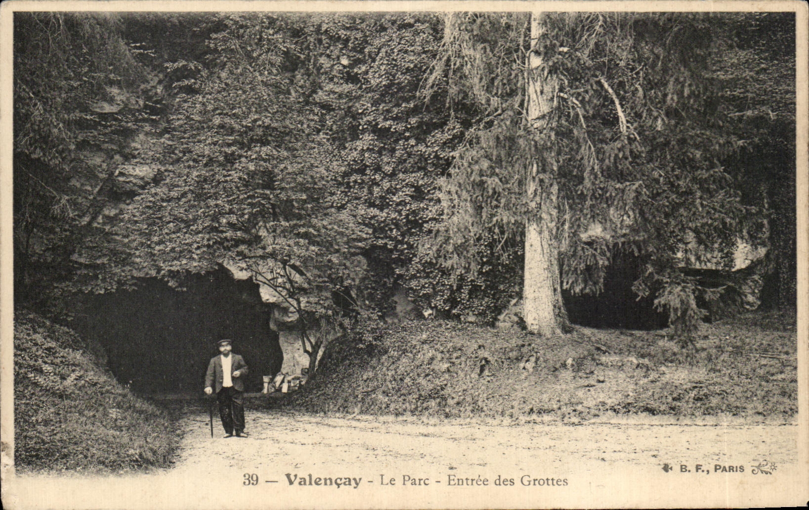 CPA Valencay le parc entree des grottes