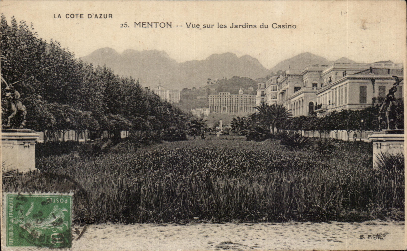 CPA La cote d'azur menton vue sur les jardins du casino