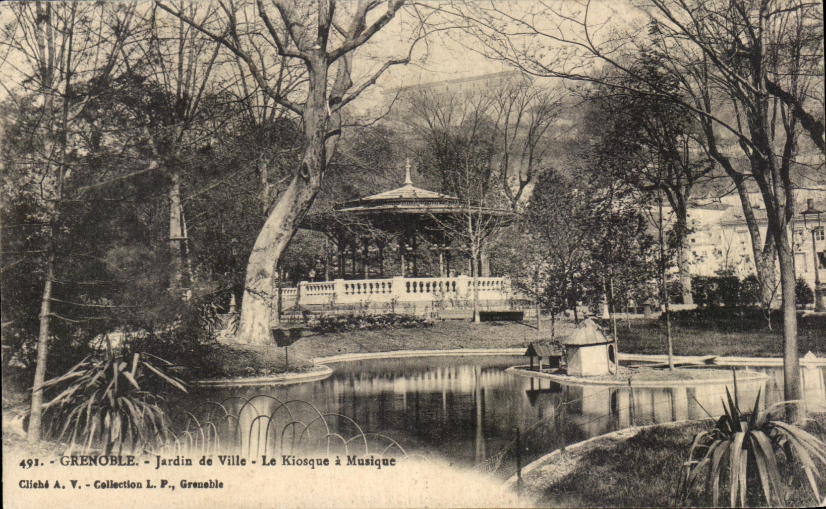 Grenoble - Jardin de Ville - Le Kiosque à Musique — Cliché A. V., Collection L. P., Grenoble, n° 491
