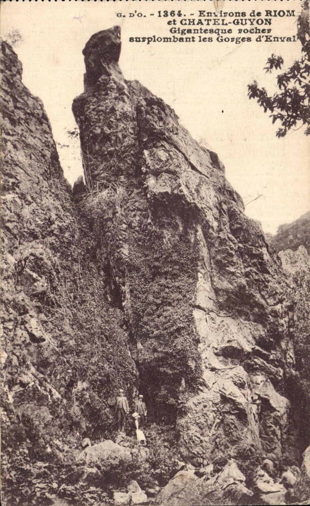 Gorges d'Enval — Rocher gigantesque — G. D'O. n°1364