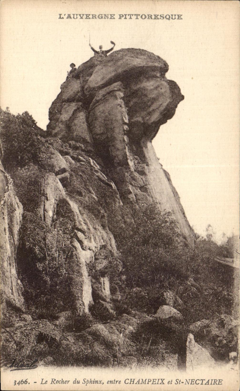 CPA L'auvergne pittoresque le rocher du sphinx entre champeix et st nectaire
