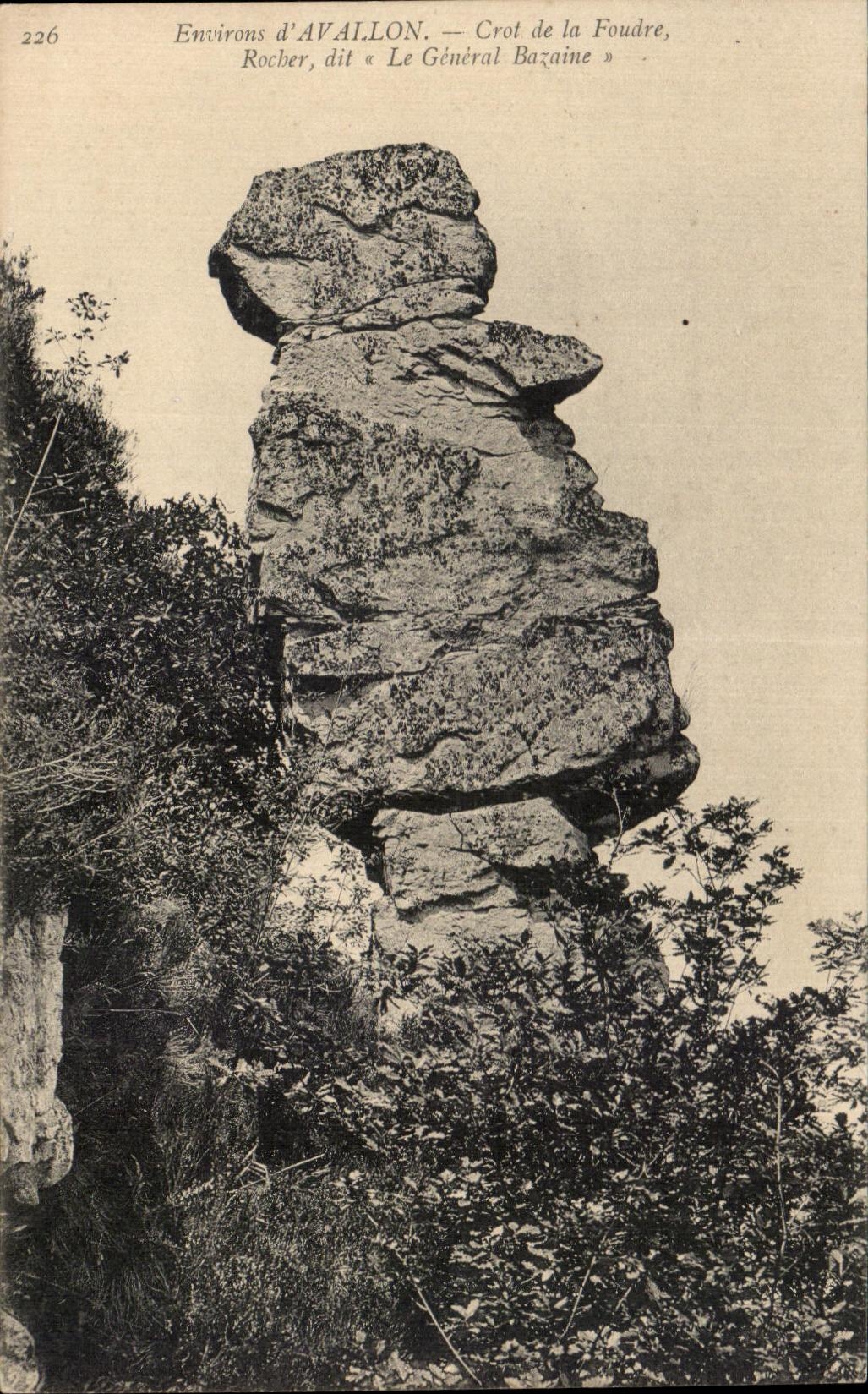 Environs d'AVAILLON — Rocher dit « Le Général Bazaine » — n° 226