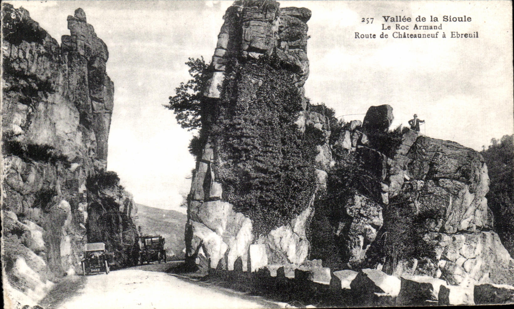 Vallée de la Sioule — Le Roc Armand — Route de Châteauneuf à Ebrenil — n° 257