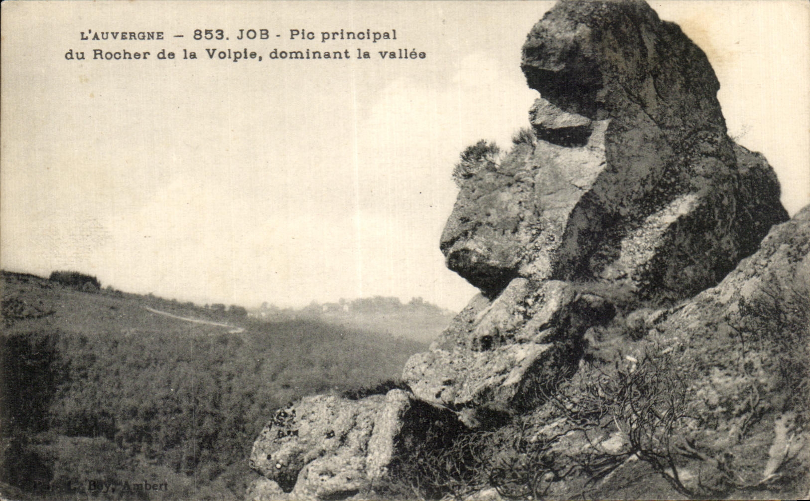 CPA L'auvergne pic principal du rocher de la volpie dominant la vallee