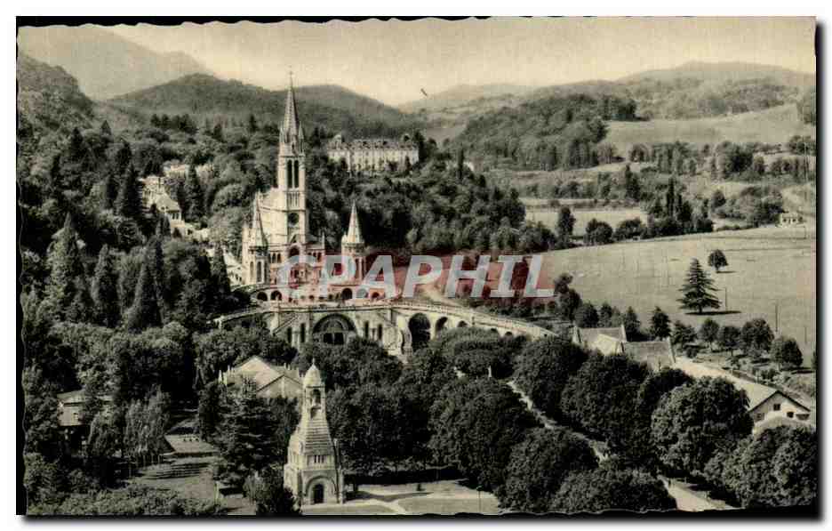 Lourdes — La Basilique vue du Château-Fort — Édition Photo Quinault
