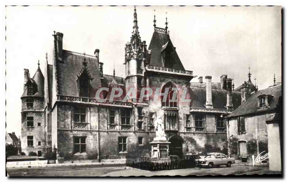 CPA Merveilles Du Berry Bourges La facade principale du palais jacques Coeur