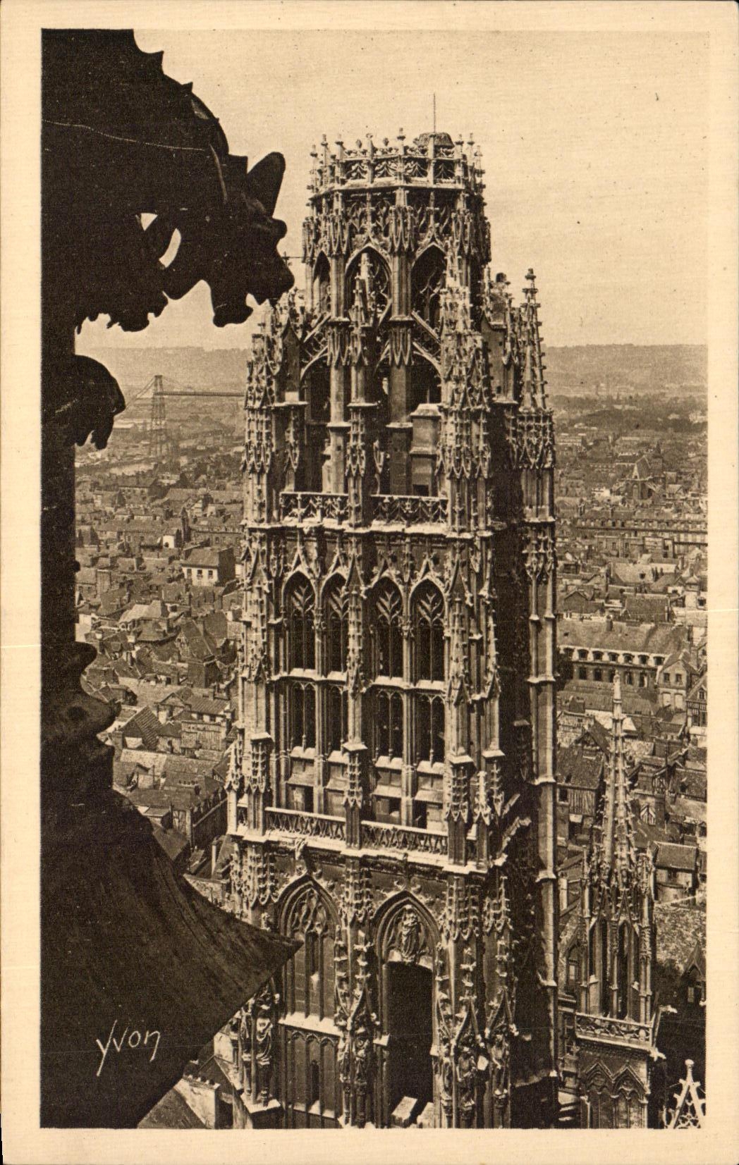 CPA La Douce France Rouen La Tour Beurre